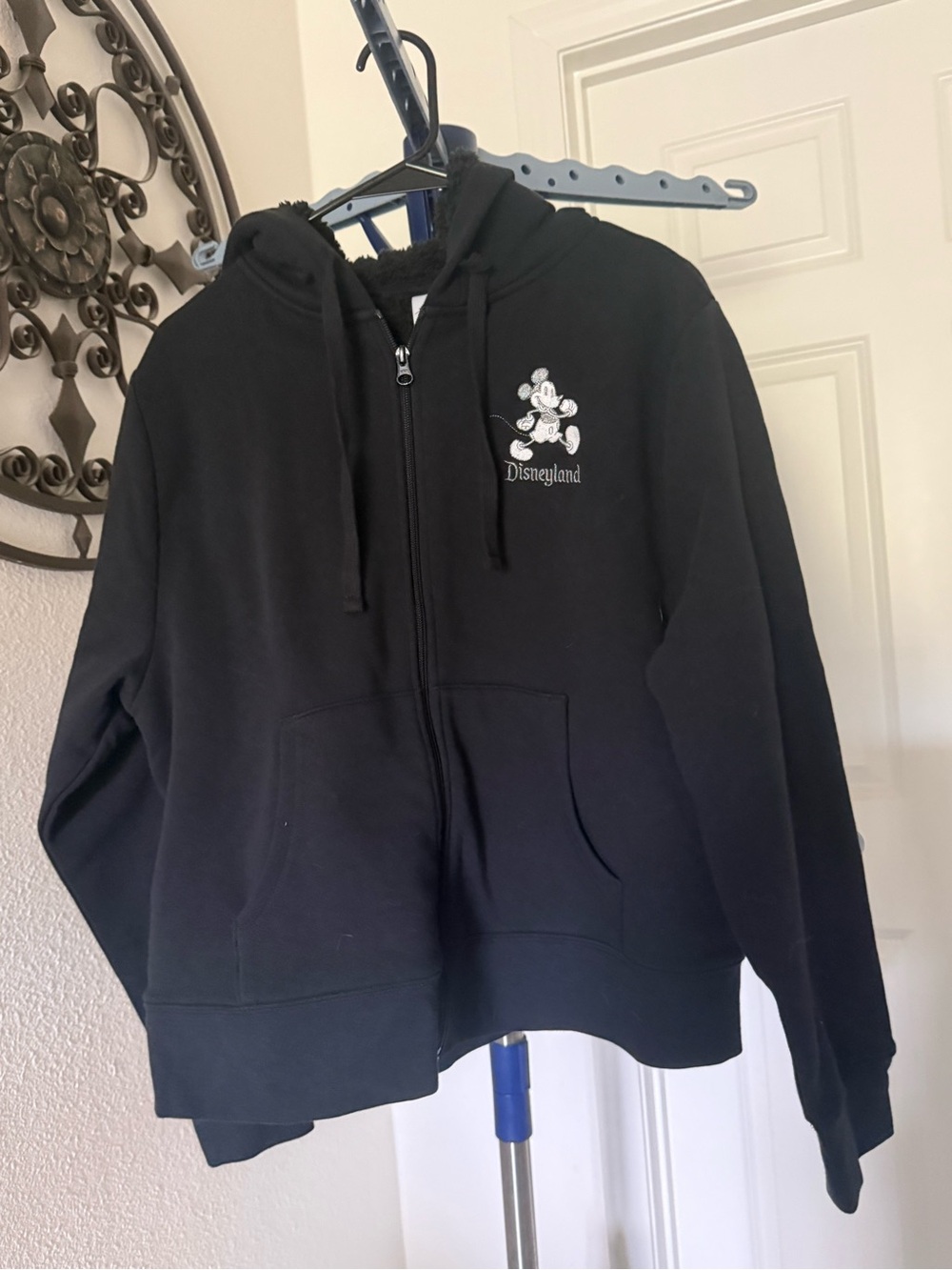NWT Disneyland Black Mickey Zip-Up Fuzzy Hoodie Women’s Size Medium